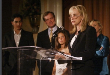 Photos de Mackenzie Rosman - Teens Awards Gala 05.01.2004 - 11